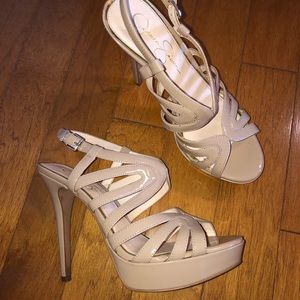 Jessica Simpson nude heel